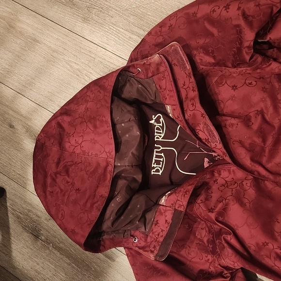 Betty Ride Winter Jacket - Picture 3 of 10